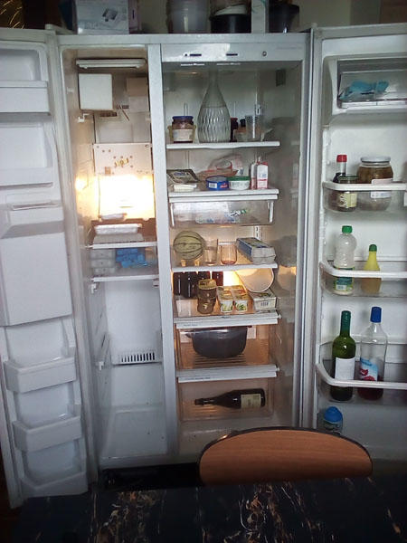 frigo blanc ouvert